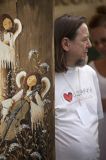 Bieszczadzkie anioły Joanny Pawłowskiej malarstwo i Krzysztof Franczak, organizator, 3 Bieszczadzki Festiwal Sztuk w Czarnej, Bieszczady