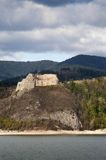 Zalew Czorsztyński, Ruiny zamku Czorsztyn, Pieniny