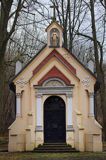 Dąbrówka Starzeńska, zespół parkowo pałacowy,kaplica grobowa Starzeńskich