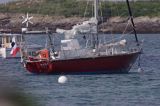 s/y Safran, Trismus 37, na boi przy wyspie Ille Saint Nicolas, Illes Glenan, Archipelag Glenan, Zatoka Biskajska, Bretania, Francja,