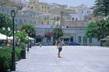 Wyspa Syros, Cyklady, Grecja, turystka fotografująca