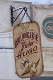 szyld Boulangerie Victor Hugo w St. Peter Port, na wyspie Guernsey, Channel Islands, Anglia, Wyspy Normandzkie, Kanał La Manche