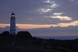 latarnia morska na północnym krańcu wyspy Hiddensee, Mecklenburg-Vorpommern, Niemcy, o świcie