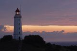 latarnia morska na północnym krańcu wyspy Hiddensee, Mecklenburg-Vorpommern, Niemcy, o świcie