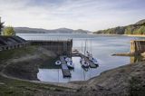 Zalew Soliński i port Jawor, ośrodek Jawor w tle Zapora Solina, Bieszczady