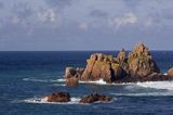 skały w La Corbiere Point, wyspa Jersey, Channel Islands, Anglia, Wyspy Normandzkie, Kanał La Manche