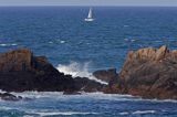 skały w La Corbiere Point, wyspa Jersey, Channel Islands, Anglia, Wyspy Normandzkie, Kanał La Manche