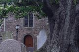 St. Brelade's Church i cmentarz, wyspa Jersey, Channel Islands, Anglia, Wyspy Normandzkie, Kanał La Manche