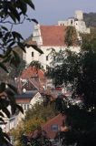 Kazimierz Dolny nad Wisłą, dachy, domy, kościół Farny i zamek