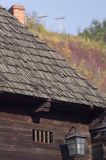 Kazimierz Dolny nad Wisłą, drewniany dom i widok na Górę Krzyżową - Góra Trzech Krzyży