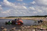 przeładunek złowionej ryby, wyspa Kihnu, Estonia, fisherman, Kihnu Island, Estonia