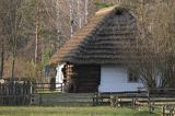 Kolbuszowa, park etnograficzny Muzeum Kultury Ludowej, chata z żołyni dolnej