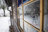 Malowany konik na szkle, chata, Bieszczady