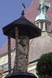 Limanowa, figura Chrystusa frasobliwego przy bazylice Matki Boskiej Bolesnej