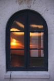 Logstor, zachód słońca w oknie muzeum, Limfjord, Jutlandia, Dania