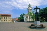 Plac ratuszowy, kościół św. Mikołaja, Widawa-Ventsplis, Łotwa