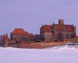 Malbork zamek krzyżacki nad Nogatem