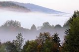 Besida i żuków we mgle, widok ze stoku Jaworników, Góry Sanocko-Turczańskie