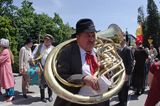 Cracow Mlaskoty - orkiestra towarzysząca Lajkonikowi pochodzący z Półwsia Zwierzynieckiego muzykanci towarzyszący pochodowi Lajkonika i przygrywający na bębenkach, skrzypcach, basach.