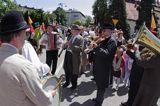 Cracow Mlaskoty - orkiestra towarzysząca Lajkonikowi pochodzący z Półwsia Zwierzynieckiego muzykanci towarzyszący pochodowi Lajkonika i przygrywający na bębenkach, skrzypcach, basach.