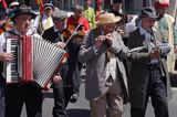 Cracow Mlaskoty - orkiestra towarzysząca Lajkonikowi pochodzący z Półwsia Zwierzynieckiego muzykanci towarzyszący pochodowi Lajkonika i przygrywający na bębenkach, skrzypcach, basach.