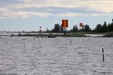 nabieżniki i oznaczone podejście do portu na wyspie Molpehallorna, Archipelag Kvarken, Finlandia, Zatoka Botnicka