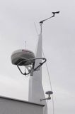 Narodowe centrum żeglarstwa Górki Zachodnie, pracownia nawigacyjno-meteorologiczna, maszt, antena radaru, wiatromierz, antena GPS