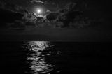 Bałtyk nocą w świetle Księżyca