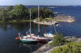 jachty w archipelagu Norrpada, szkiery koło Sztokholmu, Szwecja Norrpada, Stockholm skierries, Stockholm Archipelago, Sweden