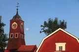 wieża kościoła i księżyc Oregrund, Szwecja, Zatoka Botnicka