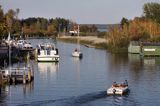 kanał w Plau am See, Pojezierze Meklemburskie, Meklemburgia-Pomorze Przednie, Niemcy