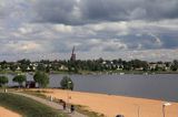 plaża i panorama miasta Raahe, Finlandia, Zatoka Botnicka