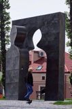 Rzeszów, rzeźba, pomnik Józefa Szajny Przejście 2001