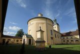 Stoczek Klasztorny, Sanktuarium, kościół i dziedziniec