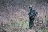 leśny strój maskujący fotografa przyrody