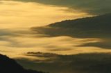 Inwersja, mgły w dolinach, widok z Połoniny Wetlińskiej, Bieszczady