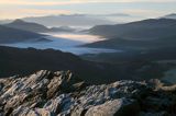 Inwersja, mgły w Dolinie Wołosatego, widok z Połoniny Wetlińskiej, Bieszczady