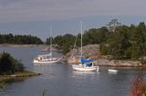 poszukiwanie dobrego miejsca i postój przy wyspie Stora Brannsk, Szkiery Szwedzkie, Szwecja