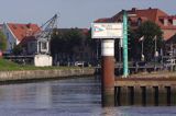 wejście do portu i miasteczka Tonning nad kanałem Eider, Der Eiderkanall, Schleswig-Holsteinischer Canal, Niemcy
