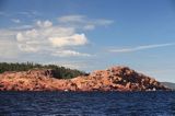 czerwone skały na wyspie Trysunda, Szwecja, Zatoka Botnicka