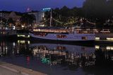 restauracja na wodzie, Turku nocą, szkiery Turku, Finlandia Turku at night, Turku Archipelago, Finland
