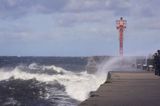 sztorm w główkach portu Ustka