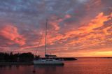 zachód słońca przy pomoście na wyspie Valassaaret, Archipelag Kvarken, Finlandia, Zatoka Botnicka