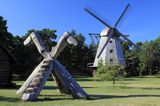 wiatrak i drabinka dla dzieci w skansenie, Muzeum Rybołówstwa Morskiego w Ventspils, Windawa, Łotwa Ventspils, Latvia