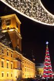 świąteczna iluminacja Warszawy, Trakt Królewski, Plac Zamkowy, choinka i Zamek Królewski