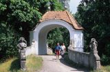 Wieś Wiele na Kaszubach, Kalwaria, kapliczka ' nad Cedronem ' Kaszuby, Polska