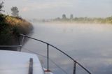 świt w Tyńcu nad rzeką Wisłą, poranne mgły