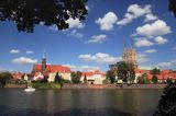 Wrocław, Ostrów Tumski, rzeka Odra, katedra i Kościół św. Krzyża