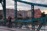 rzeka Odra we Wrocławiu, most Tumski, most miłości, kłódki zakochanych, most zakochanych