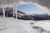 na stoku Halicza, w tle grzebień pod Haliczem, Bieszczady